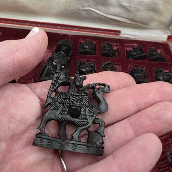 Chess Set Sandalwood Ebony Carved Wood Handmade Indian Mythology Sculpture VTG‎ - Picture 11 of 16